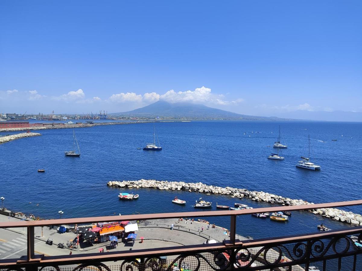 Santa Lucia Luxury Apartment Napoli Bagian luar foto