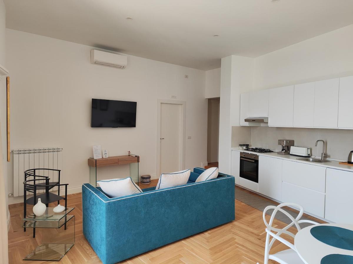 Santa Lucia Luxury Apartment Napoli Bagian luar foto