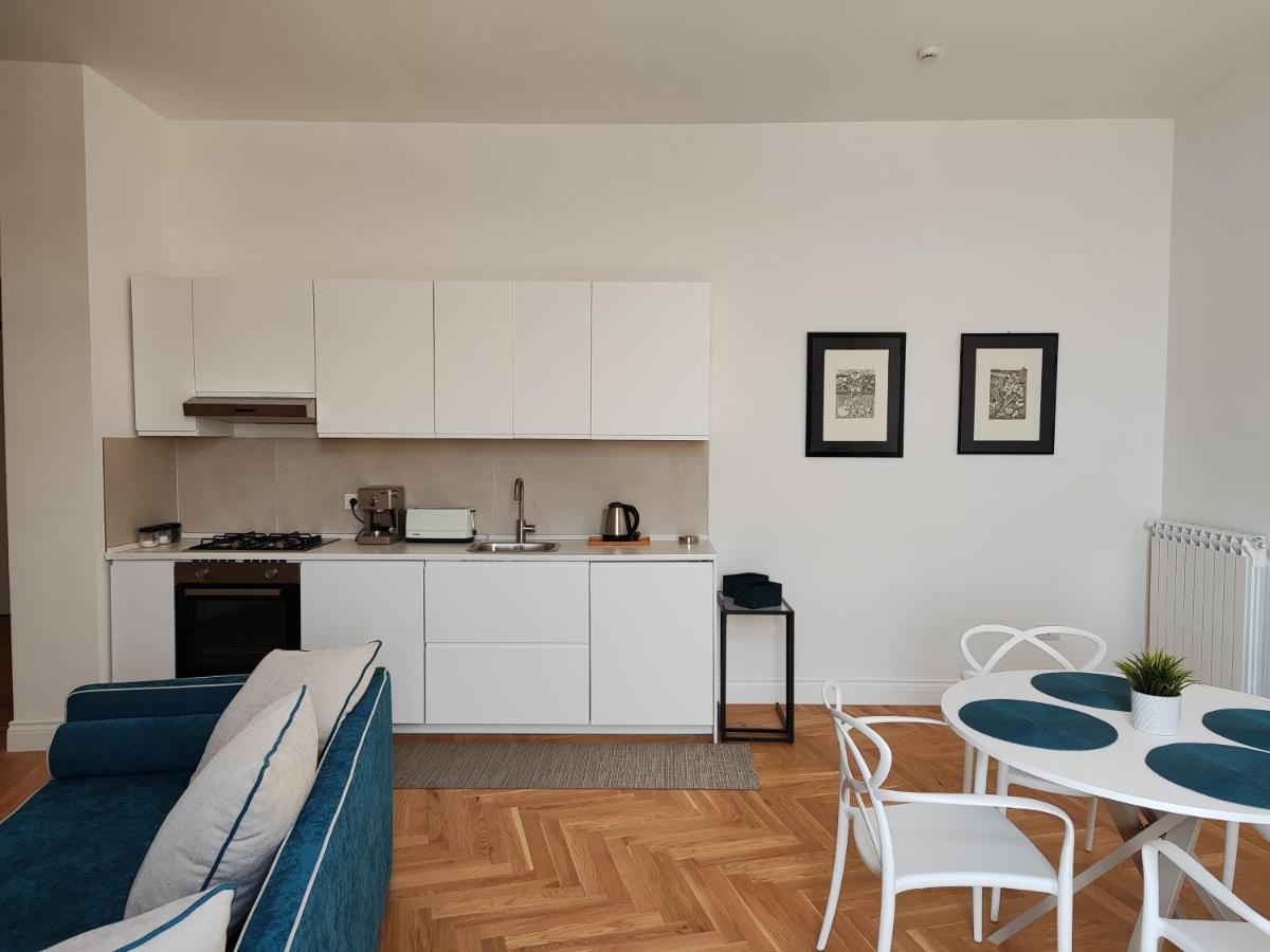 Santa Lucia Luxury Apartment Napoli Bagian luar foto