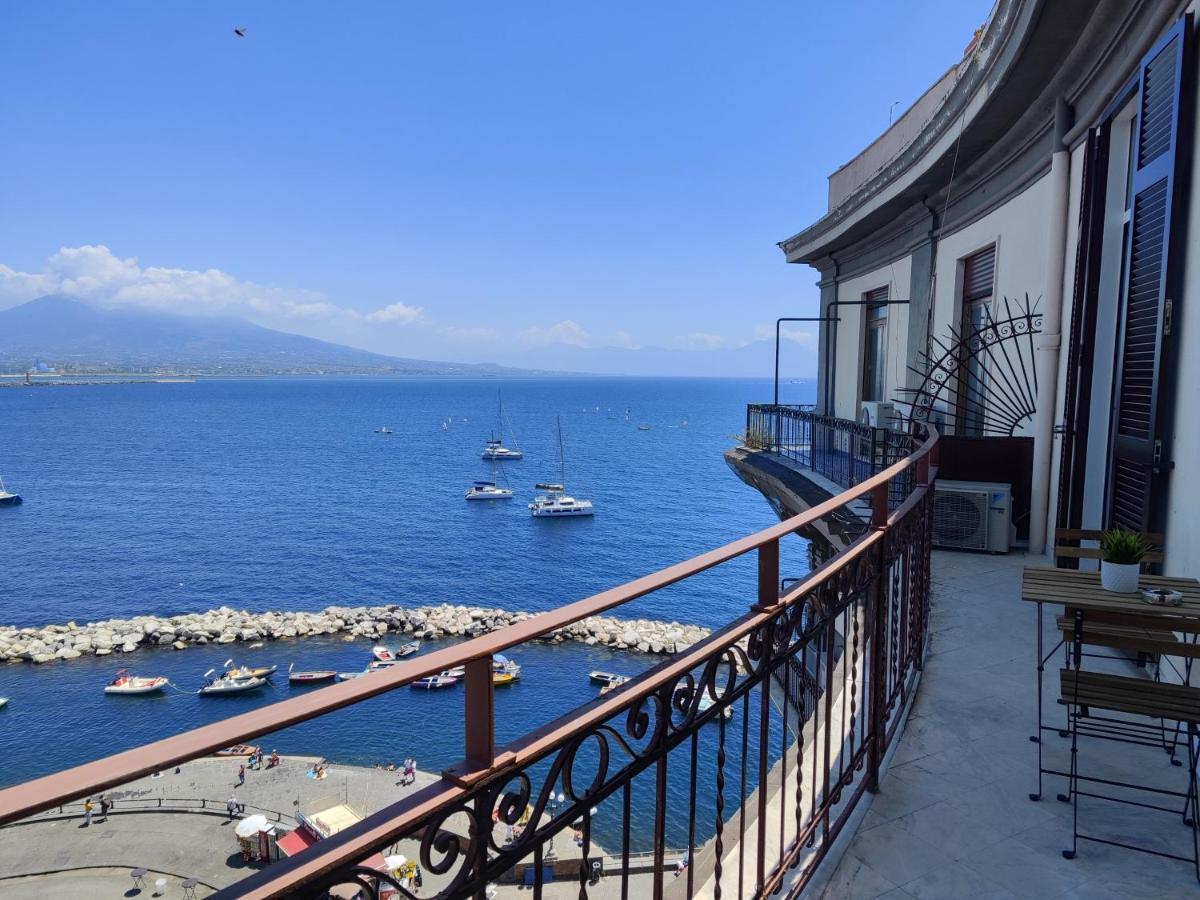 Santa Lucia Luxury Apartment Napoli Bagian luar foto