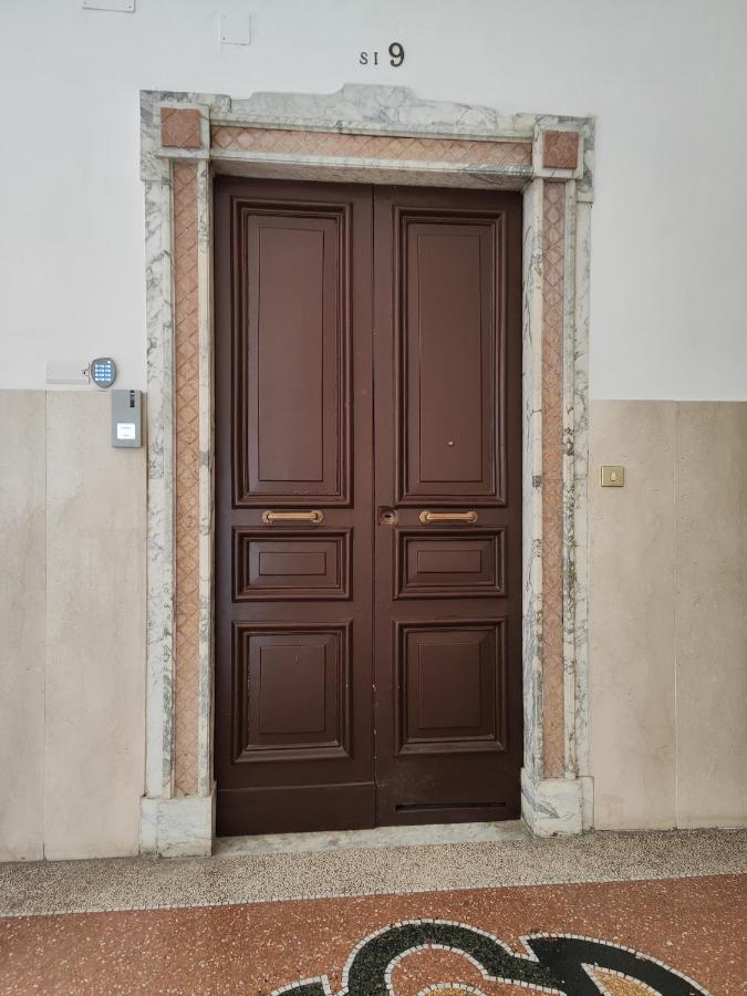 Santa Lucia Luxury Apartment Napoli Bagian luar foto